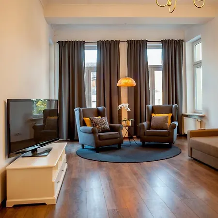 Very Berry - Garbary 27 - Apartament Z Balkonem, Old City, Check In 24h Apartament *